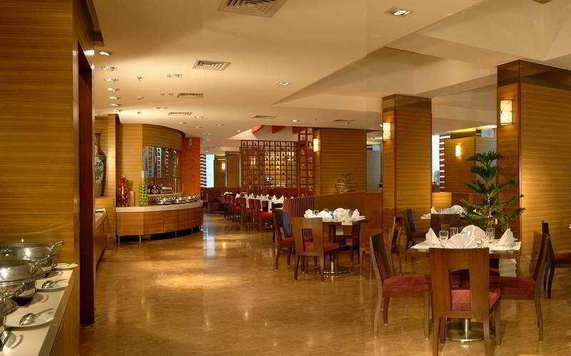 Radisson Mumbai Goregaon Esterno foto