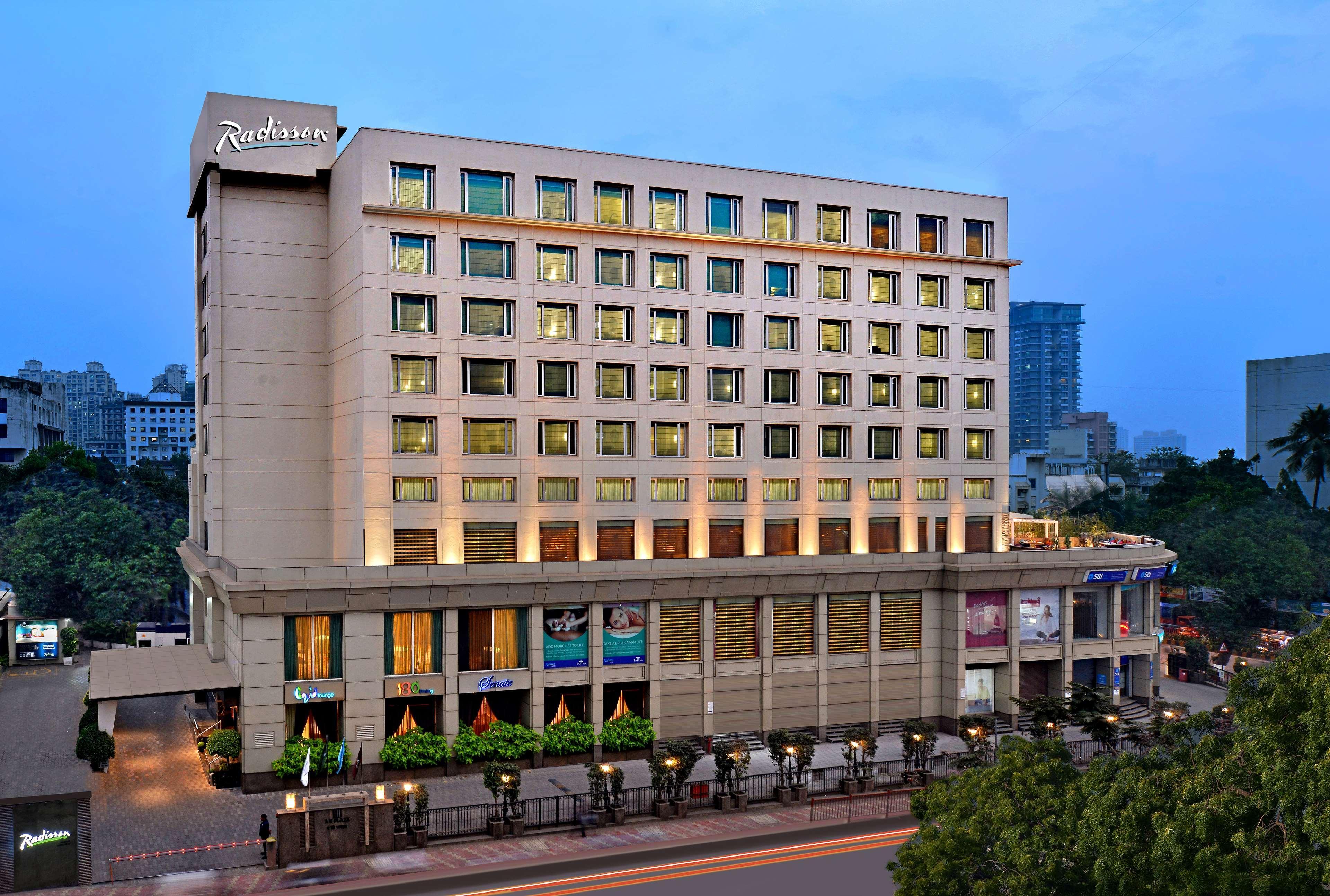 Radisson Mumbai Goregaon Esterno foto