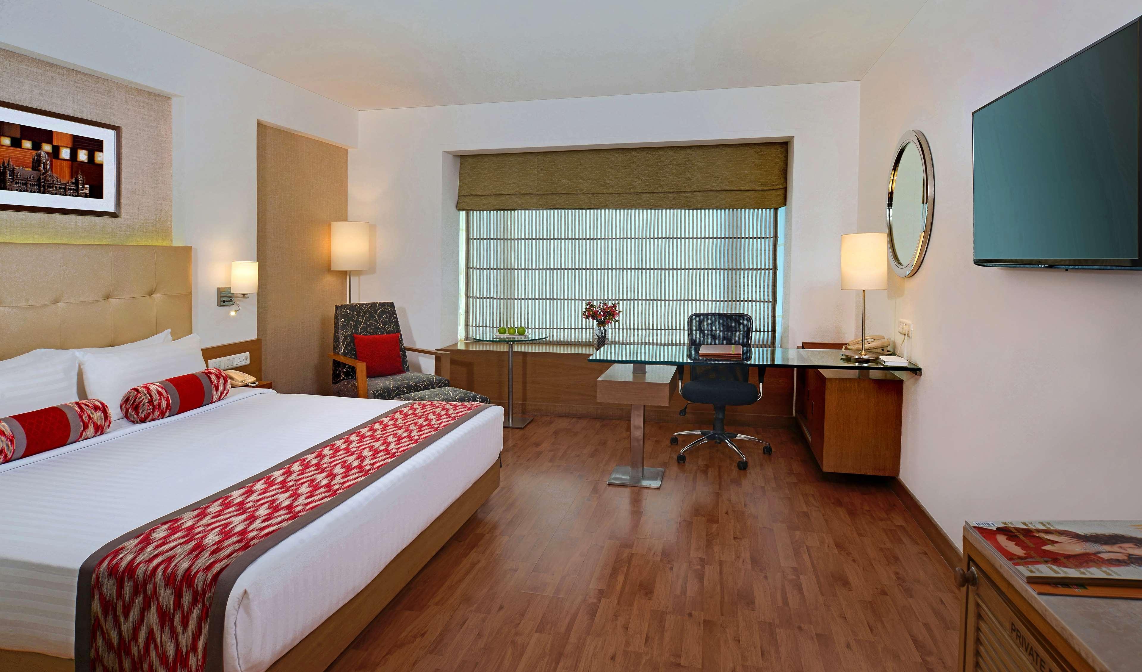 Radisson Mumbai Goregaon Esterno foto