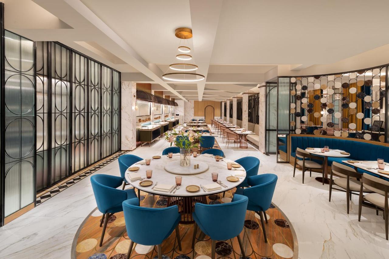 Radisson Mumbai Goregaon Esterno foto