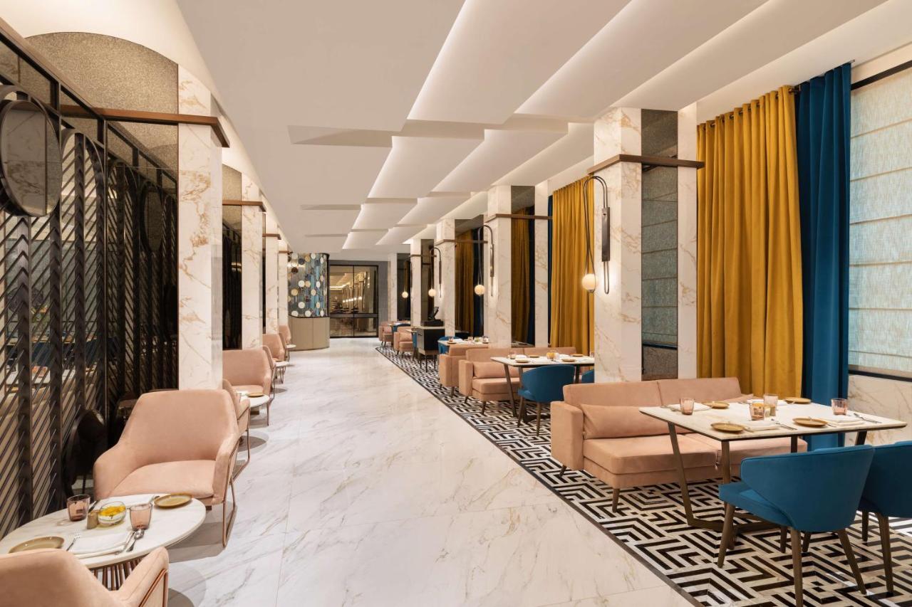 Radisson Mumbai Goregaon Esterno foto