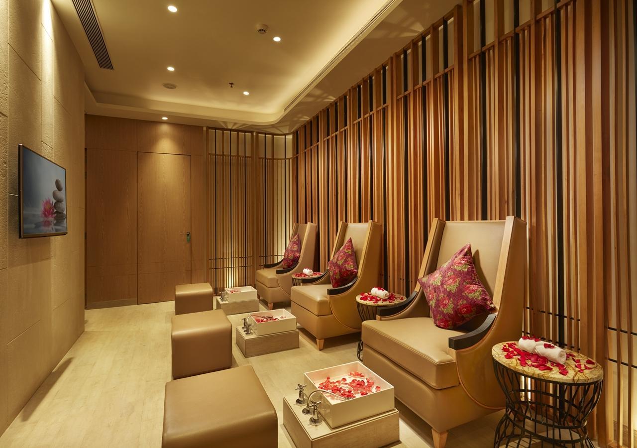 Radisson Mumbai Goregaon Esterno foto