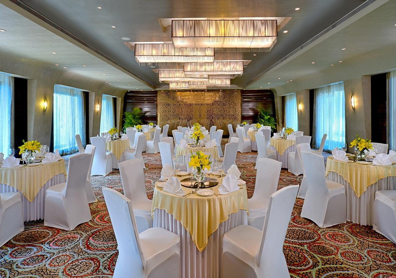 Radisson Mumbai Goregaon Esterno foto